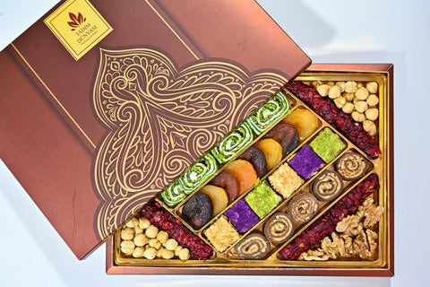 Tadim Dunyasi Deluxe Mixed Gift Box â€” Nuts & Turkish Delight - 850g
