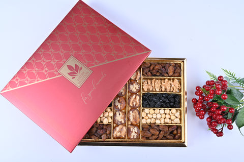 Tadim Dunyasi Variety Gift Nuts 900 g 012