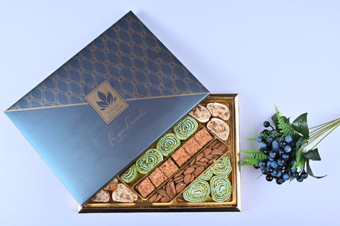 Tadim Dunyasi Mixed Gift Nuts & Turkish Delight - 1000g